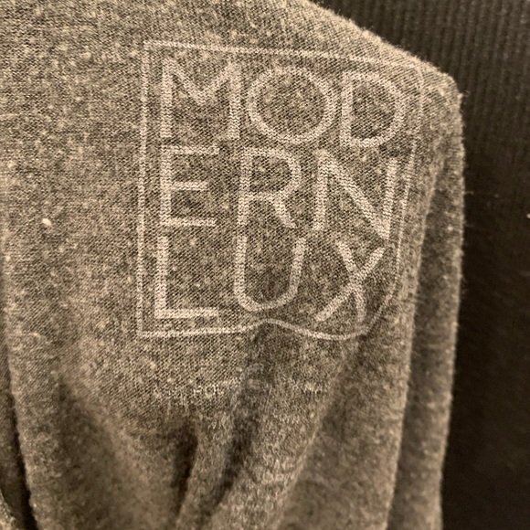 DOG MOM t-shirt 🎀 Size Medium - Picture 4 of 5